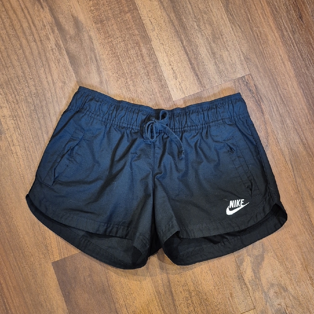 Nike Black Athletic Shorts Lightweight Versatile